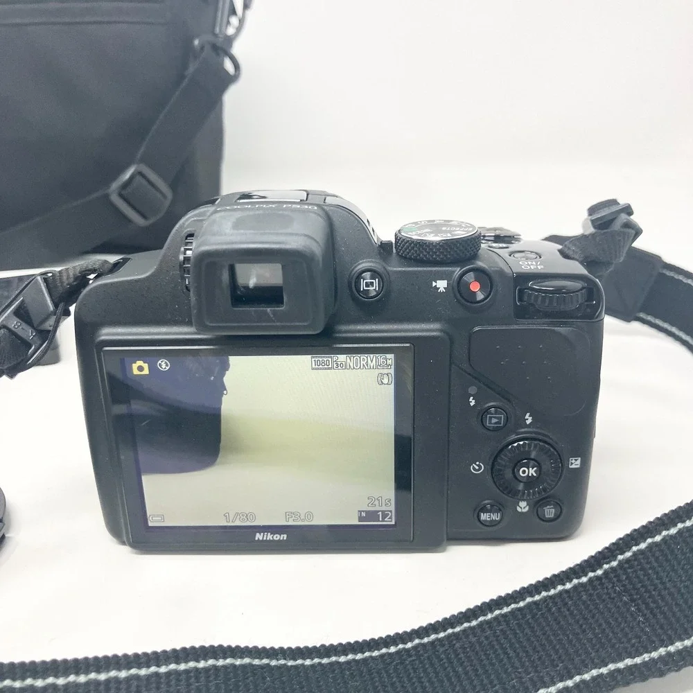 Nikon COOLPIX P530 Bridge Camera 16.1MP Black 42x Optical Zoom Flash No Charger